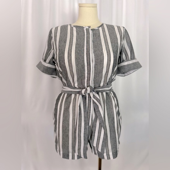 Banana Republic Striped Romper Tie Waist Short Sleeve (705) - Picture 1 of 13